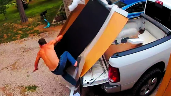 Best Videos You Can't Miss Men Caught on Camera